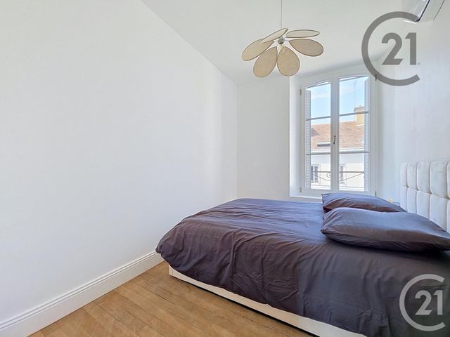 Appartement F5 à vendre - 5 pièces - 85.62 m2 - STE SAVINE - 10 - CHAMPAGNE-ARDENNE - Century 21 Martinot Immobilier