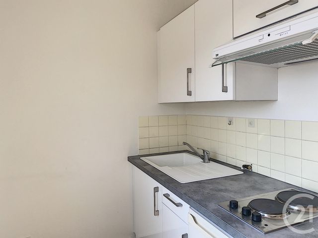 Appartement F1 à louer - 1 pièce - 28.0 m2 - TROYES - 10 - CHAMPAGNE-ARDENNE - Century 21 Martinot Immobilier