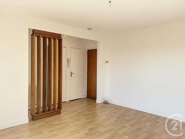 Appartement F1 à louer - 1 pièce - 28.0 m2 - TROYES - 10 - CHAMPAGNE-ARDENNE - Century 21 Martinot Immobilier