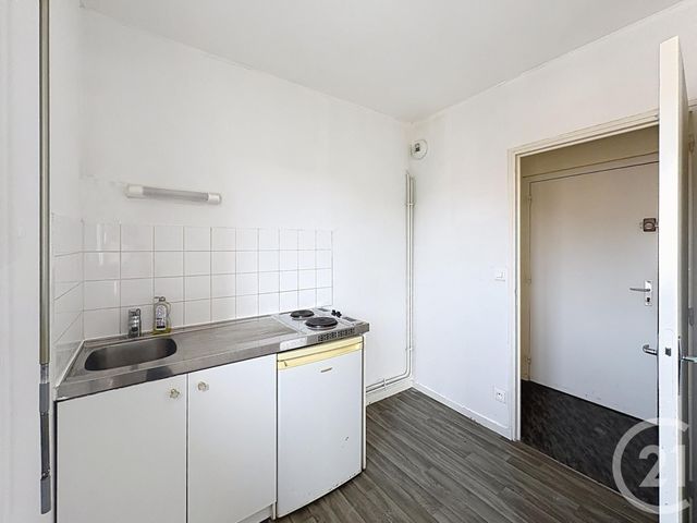 Appartement F1 à louer - 1 pièce - 33.0 m2 - TROYES - 10 - CHAMPAGNE-ARDENNE - Century 21 Martinot Immobilier