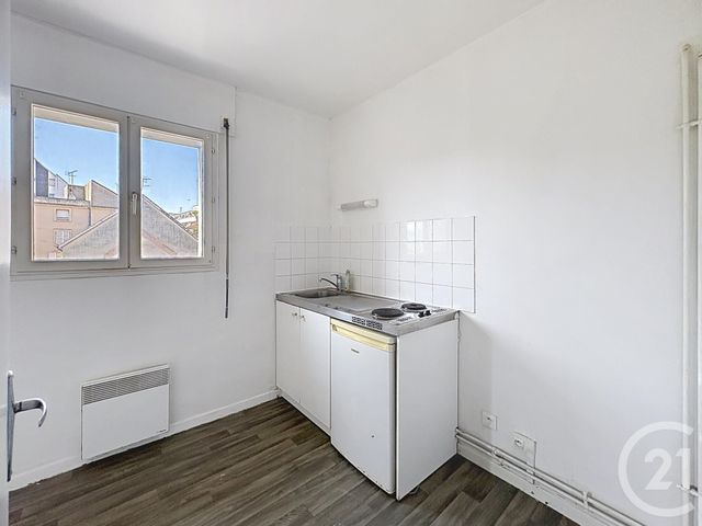 Appartement F1 à louer - 1 pièce - 33.0 m2 - TROYES - 10 - CHAMPAGNE-ARDENNE - Century 21 Martinot Immobilier
