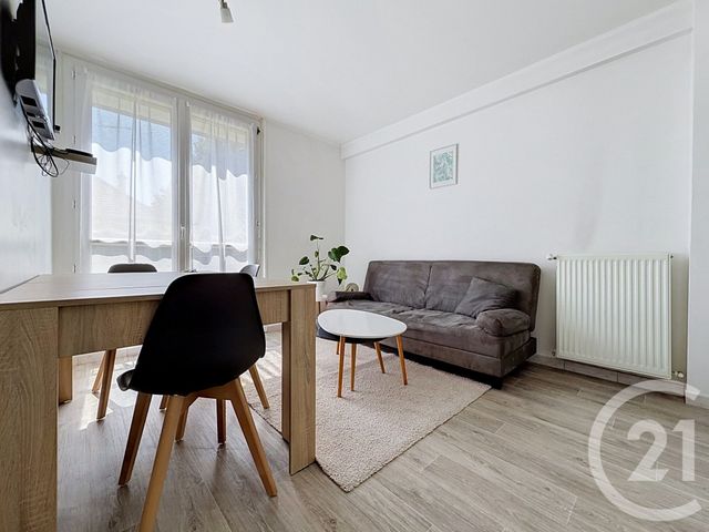 Appartement F4 à louer - 4 pièces - 60.25 m2 - TROYES - 10 - CHAMPAGNE-ARDENNE - Century 21 Martinot Immobilier