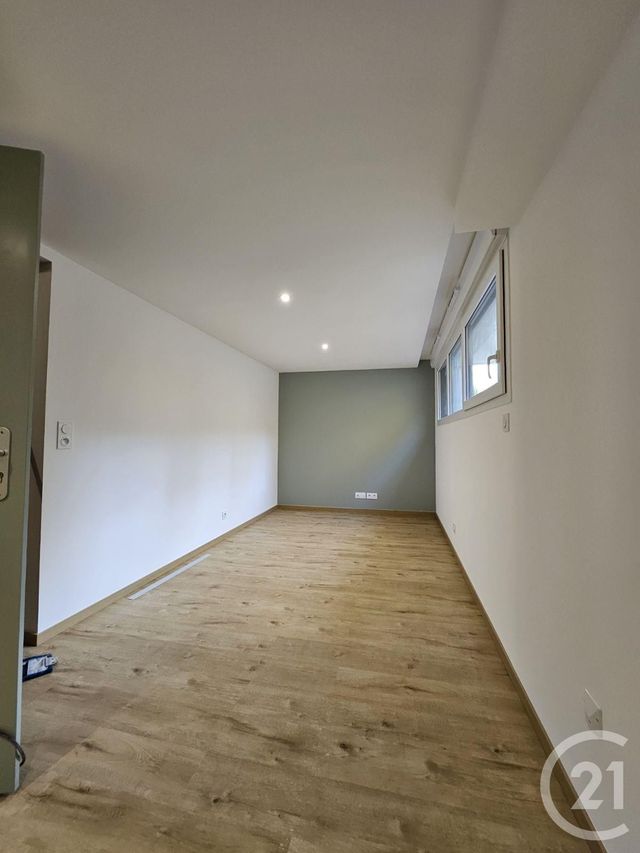 Appartement Studio à louer - 1 pièce - 30.49 m2 - TROYES - 10 - CHAMPAGNE-ARDENNE - Century 21 Martinot Immobilier