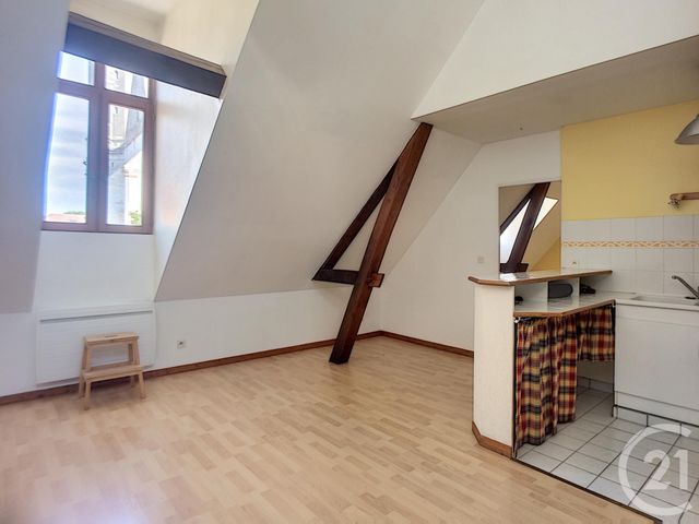 Appartement F2 à louer - 2 pièces - 45.0 m2 - TROYES - 10 - CHAMPAGNE-ARDENNE - Century 21 Martinot Immobilier