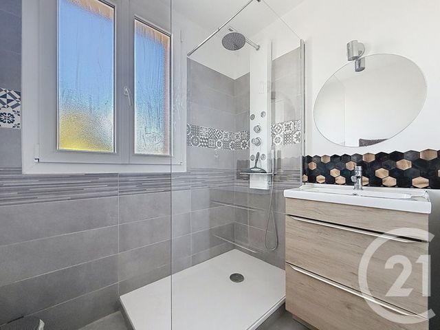 Appartement F4 à louer - 4 pièces - 71.0 m2 - TROYES - 10 - CHAMPAGNE-ARDENNE - Century 21 Martinot Immobilier