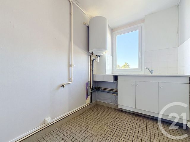 Appartement T4 à vendre - 4 pièces - 65.0 m2 - TROYES - 10 - CHAMPAGNE-ARDENNE - Century 21 Martinot Immobilier