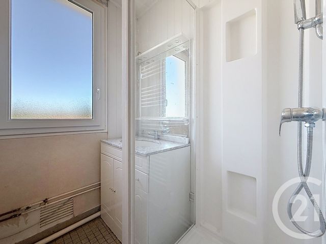 Appartement T4 à vendre - 4 pièces - 65.0 m2 - TROYES - 10 - CHAMPAGNE-ARDENNE - Century 21 Martinot Immobilier