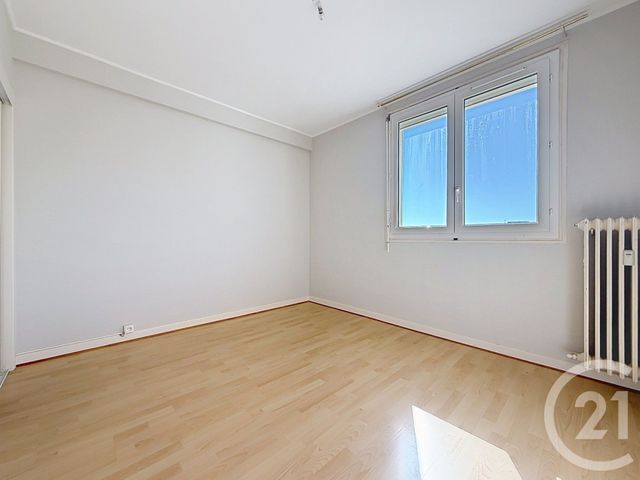 Appartement T4 à vendre - 4 pièces - 65.0 m2 - TROYES - 10 - CHAMPAGNE-ARDENNE - Century 21 Martinot Immobilier