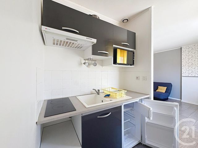 Appartement T1 à louer - 1 pièce - 28.0 m2 - TROYES - 10 - CHAMPAGNE-ARDENNE - Century 21 Martinot Immobilier
