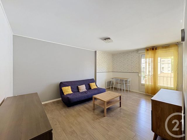 Appartement T1 à louer - 1 pièce - 28.0 m2 - TROYES - 10 - CHAMPAGNE-ARDENNE - Century 21 Martinot Immobilier