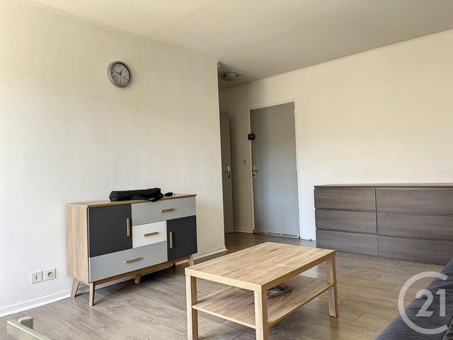 Appartement T1 à louer - 1 pièce - 28.0 m2 - TROYES - 10 - CHAMPAGNE-ARDENNE - Century 21 Martinot Immobilier