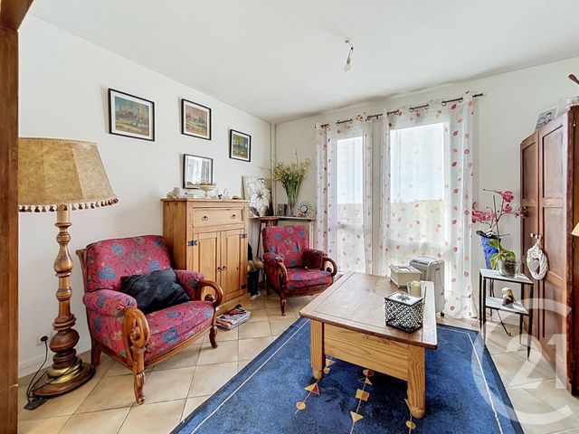 Appartement T4 à vendre - 4 pièces - 70.0 m2 - ROMILLY SUR SEINE - 10 - CHAMPAGNE-ARDENNE - Century 21 Martinot Immobilier