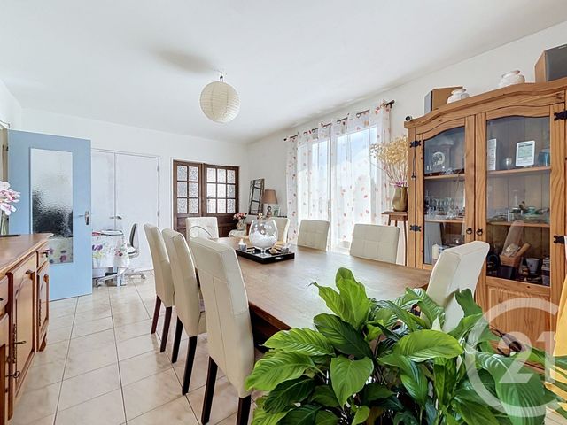 Appartement T4 à vendre - 4 pièces - 70.0 m2 - ROMILLY SUR SEINE - 10 - CHAMPAGNE-ARDENNE - Century 21 Martinot Immobilier