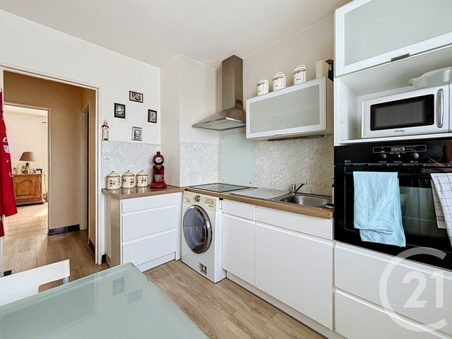 Appartement T4 à vendre - 4 pièces - 70.0 m2 - ROMILLY SUR SEINE - 10 - CHAMPAGNE-ARDENNE - Century 21 Martinot Immobilier