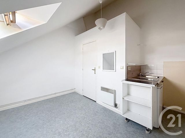 Appartement Studio à louer - 1 pièce - 10.0 m2 - STE SAVINE - 10 - CHAMPAGNE-ARDENNE - Century 21 Martinot Immobilier