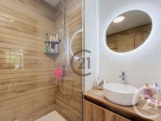 Appartement à vendre - 4 pièces - 75.02 m2 - ST ANDRE LES VERGERS - 10 - CHAMPAGNE-ARDENNE - Century 21 Martinot Immobilier