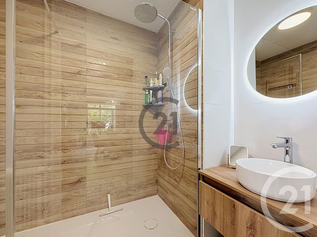 Appartement à vendre - 4 pièces - 75.02 m2 - ST ANDRE LES VERGERS - 10 - CHAMPAGNE-ARDENNE - Century 21 Martinot Immobilier