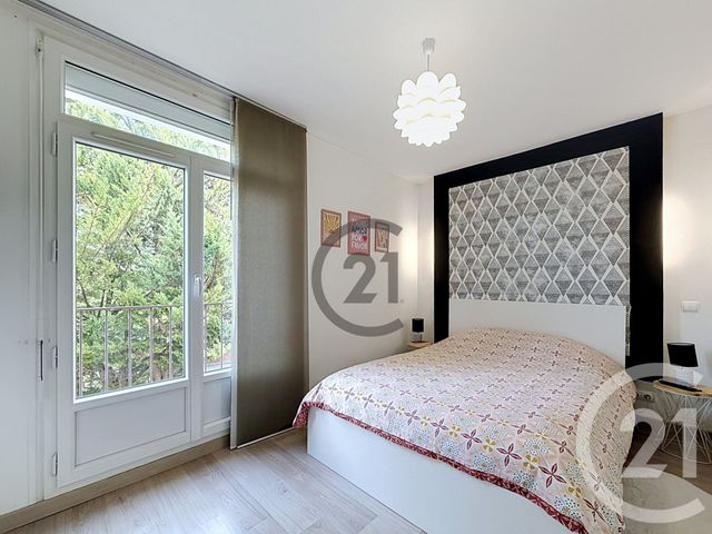 Appartement à vendre - 4 pièces - 75.02 m2 - ST ANDRE LES VERGERS - 10 - CHAMPAGNE-ARDENNE - Century 21 Martinot Immobilier