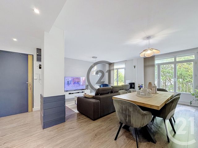 Appartement à vendre - 4 pièces - 75.02 m2 - ST ANDRE LES VERGERS - 10 - CHAMPAGNE-ARDENNE - Century 21 Martinot Immobilier