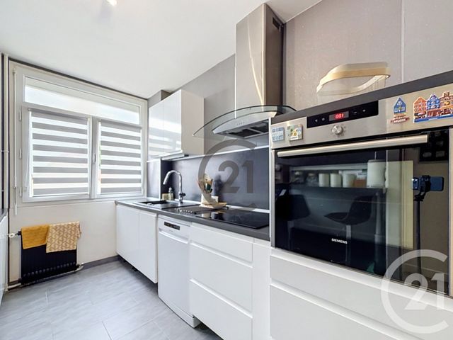 Appartement à vendre - 4 pièces - 75.02 m2 - ST ANDRE LES VERGERS - 10 - CHAMPAGNE-ARDENNE - Century 21 Martinot Immobilier