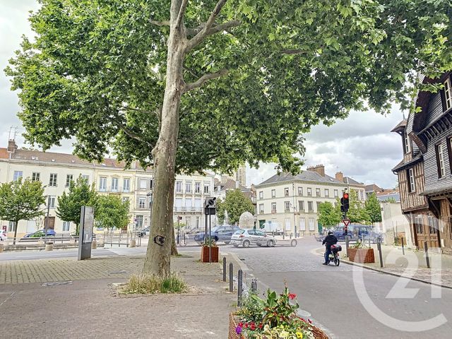 Appartement F2 à louer - 2 pièces - 43.0 m2 - TROYES - 10 - CHAMPAGNE-ARDENNE - Century 21 Martinot Immobilier