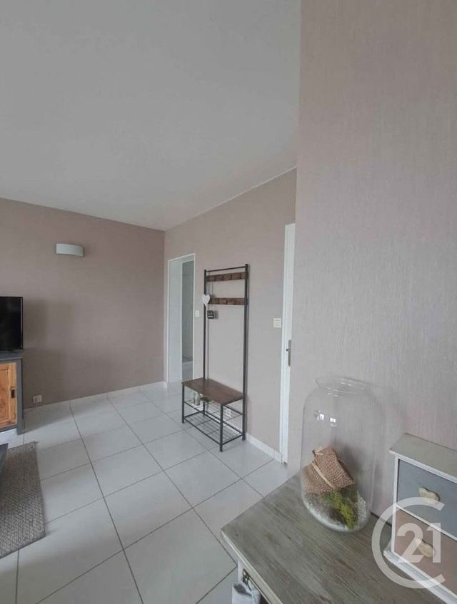 Appartement F3 à louer - 3 pièces - 62.58 m2 - LA CHAPELLE ST LUC - 10 - CHAMPAGNE-ARDENNE - Century 21 Martinot Immobilier