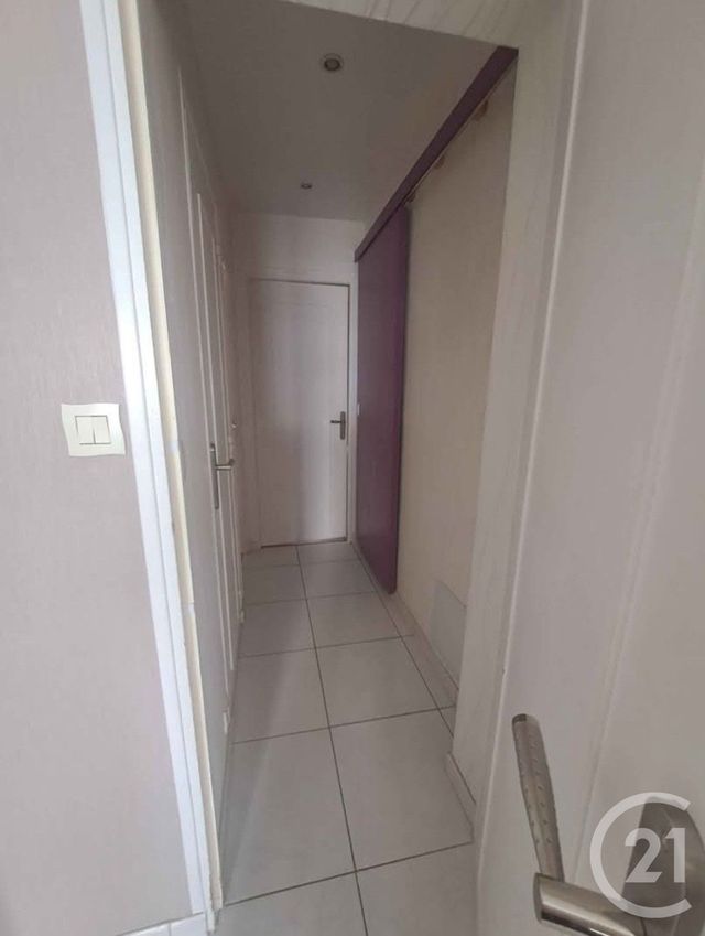 Appartement F3 à louer - 3 pièces - 62.58 m2 - LA CHAPELLE ST LUC - 10 - CHAMPAGNE-ARDENNE - Century 21 Martinot Immobilier