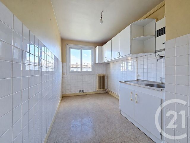 Appartement à vendre - 3 pièces - 52.63 m2 - TROYES - 10 - CHAMPAGNE-ARDENNE - Century 21 Martinot Immobilier