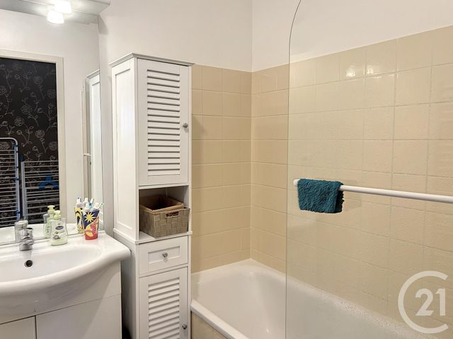 Appartement F3 à louer - 3 pièces - 65.0 m2 - TROYES - 10 - CHAMPAGNE-ARDENNE - Century 21 Martinot Immobilier