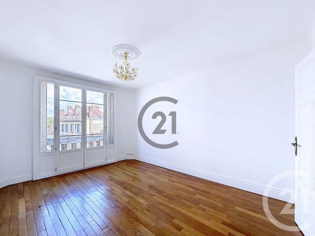 Appartement T4 à louer - 4 pièces - 75.0 m2 - TROYES - 10 - CHAMPAGNE-ARDENNE - Century 21 Martinot Immobilier