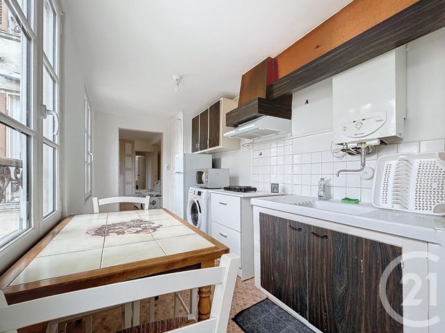 Appartement T1 à louer - 2 pièces - 48.0 m2 - TROYES - 10 - CHAMPAGNE-ARDENNE - Century 21 Martinot Immobilier