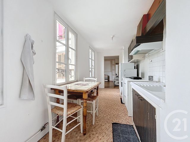 Appartement T1 à louer - 2 pièces - 48.0 m2 - TROYES - 10 - CHAMPAGNE-ARDENNE - Century 21 Martinot Immobilier
