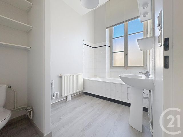 Appartement F2 à louer - 2 pièces - 55.8 m2 - TROYES - 10 - CHAMPAGNE-ARDENNE - Century 21 Martinot Immobilier