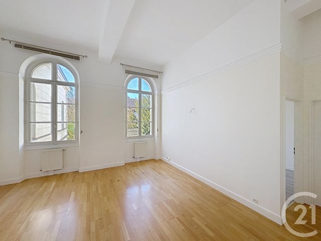 Appartement F2 à louer - 2 pièces - 55.8 m2 - TROYES - 10 - CHAMPAGNE-ARDENNE - Century 21 Martinot Immobilier
