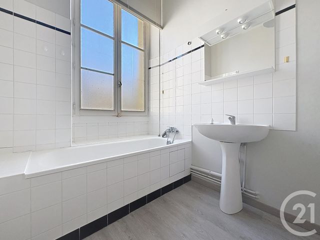 Appartement F2 à louer - 2 pièces - 55.8 m2 - TROYES - 10 - CHAMPAGNE-ARDENNE - Century 21 Martinot Immobilier