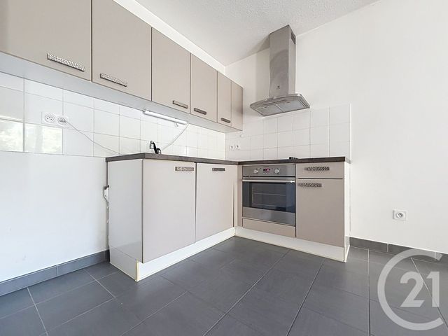 Appartement T2 à louer - 2 pièces - 46.7 m2 - TROYES - 10 - CHAMPAGNE-ARDENNE - Century 21 Martinot Immobilier