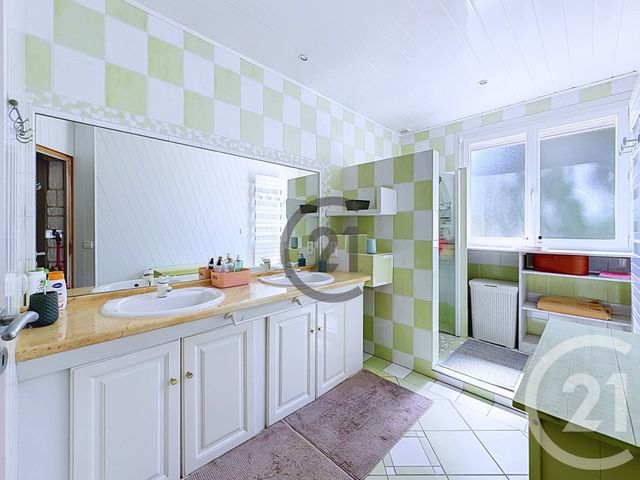 maison à vendre - 6 pièces - 125.0 m2 - ST JULIEN LES VILLAS - 10 - CHAMPAGNE-ARDENNE - Century 21 Martinot Immobilier
