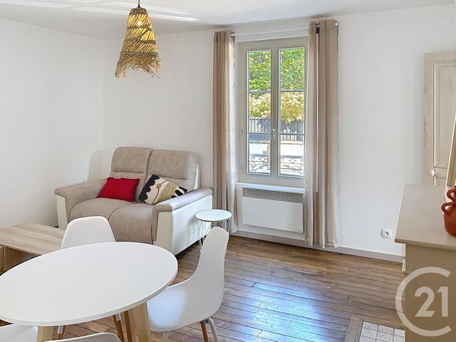 Appartement F3 à louer - 3 pièces - 55.52 m2 - STE SAVINE - 10 - CHAMPAGNE-ARDENNE - Century 21 Martinot Immobilier