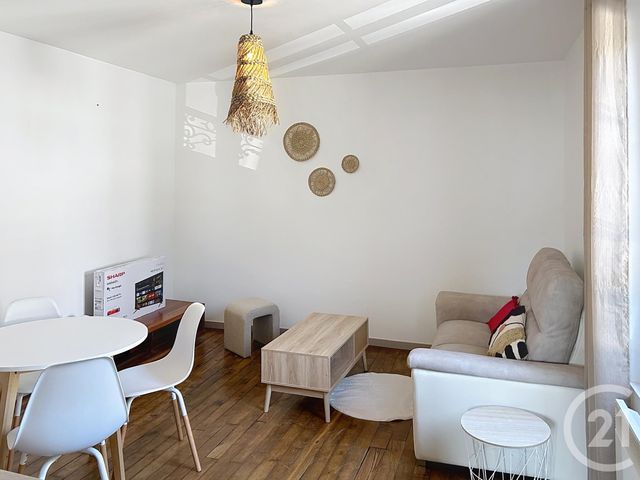 Appartement F3 à louer - 3 pièces - 55.52 m2 - STE SAVINE - 10 - CHAMPAGNE-ARDENNE - Century 21 Martinot Immobilier