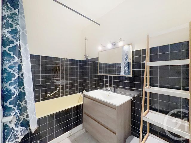 Appartement F3 à louer - 3 pièces - 65.04 m2 - TROYES - 10 - CHAMPAGNE-ARDENNE - Century 21 Martinot Immobilier