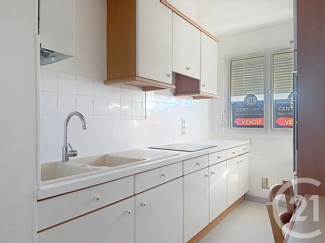 Appartement F3 à vendre - 3 pièces - 60.69 m2 - LA CHAPELLE ST LUC - 10 - CHAMPAGNE-ARDENNE - Century 21 Martinot Immobilier
