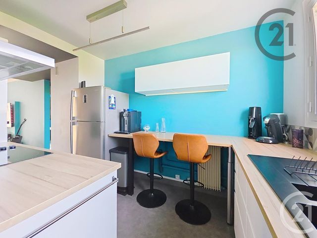 Appartement F4 à vendre - 4 pièces - 73.6 m2 - ST ANDRE LES VERGERS - 10 - CHAMPAGNE-ARDENNE - Century 21 Martinot Immobilier