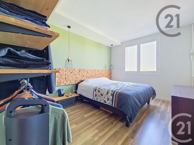 Appartement F4 à vendre - 4 pièces - 73.6 m2 - ST ANDRE LES VERGERS - 10 - CHAMPAGNE-ARDENNE - Century 21 Martinot Immobilier