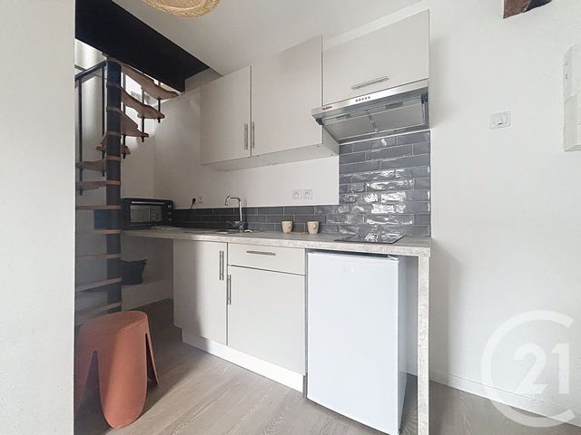 Appartement F1 bis à louer - 2 pièces - 16.89 m2 - TROYES - 10 - CHAMPAGNE-ARDENNE - Century 21 Martinot Immobilier