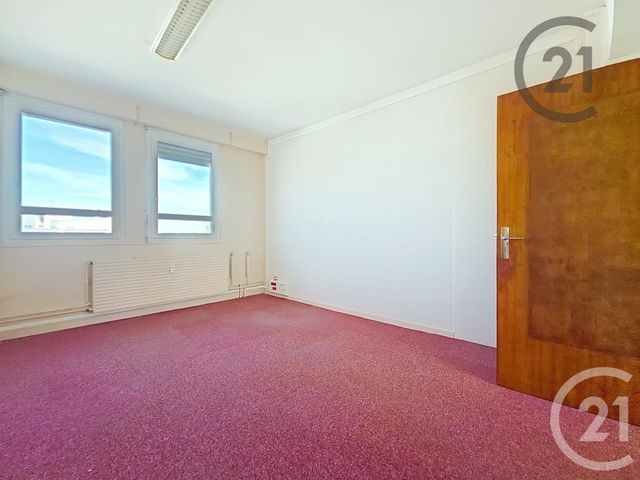 Appartement F2 à vendre - 2 pièces - 60.0 m2 - TROYES - 10 - CHAMPAGNE-ARDENNE - Century 21 Martinot Immobilier