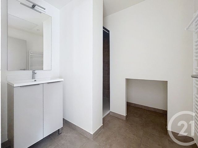Appartement F3 à louer - 3 pièces - 59.23 m2 - TROYES - 10 - CHAMPAGNE-ARDENNE - Century 21 Martinot Immobilier