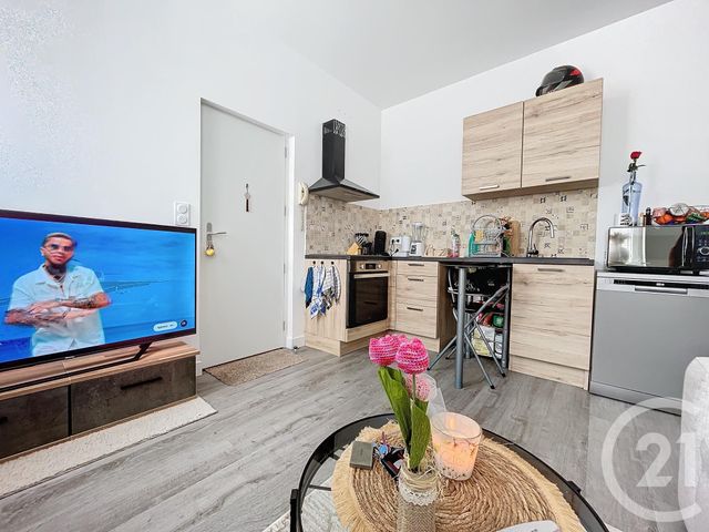 Appartement F2 à louer - 2 pièces - 36.99 m2 - ST JULIEN LES VILLAS - 10 - CHAMPAGNE-ARDENNE - Century 21 Martinot Immobilier
