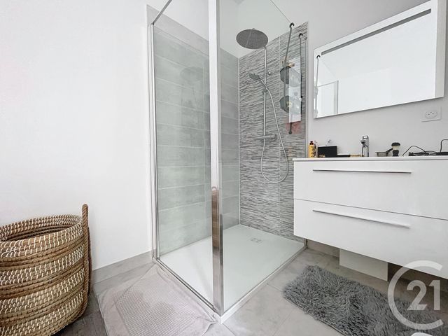 Appartement F2 à louer - 2 pièces - 36.99 m2 - ST JULIEN LES VILLAS - 10 - CHAMPAGNE-ARDENNE - Century 21 Martinot Immobilier