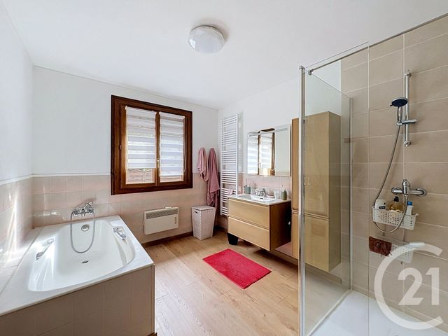 maison à vendre - 5 pièces - 199.79 m2 - ST JULIEN LES VILLAS - 10 - CHAMPAGNE-ARDENNE - Century 21 Martinot Immobilier