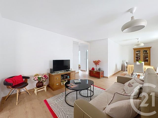maison à vendre - 5 pièces - 199.79 m2 - ST JULIEN LES VILLAS - 10 - CHAMPAGNE-ARDENNE - Century 21 Martinot Immobilier